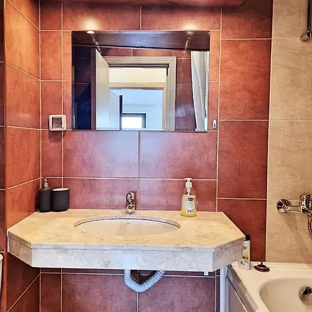 Front Door To The Gondola And Town Centre شقة *