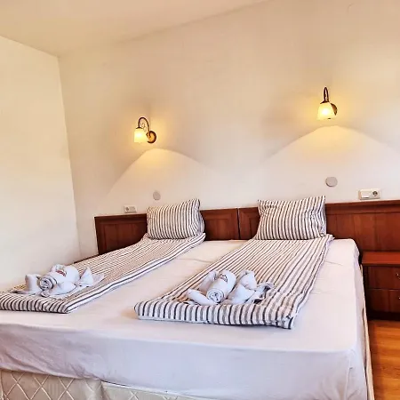 Front Door To The Gondola And Town Centre דירה בנסקו