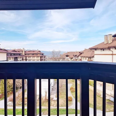 Апартаменты Front Door To The Gondola And Town Centre *