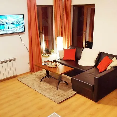 Front Door To The Gondola And Town Centre דירה